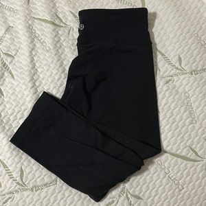 Lululemon black align crop legging size 6